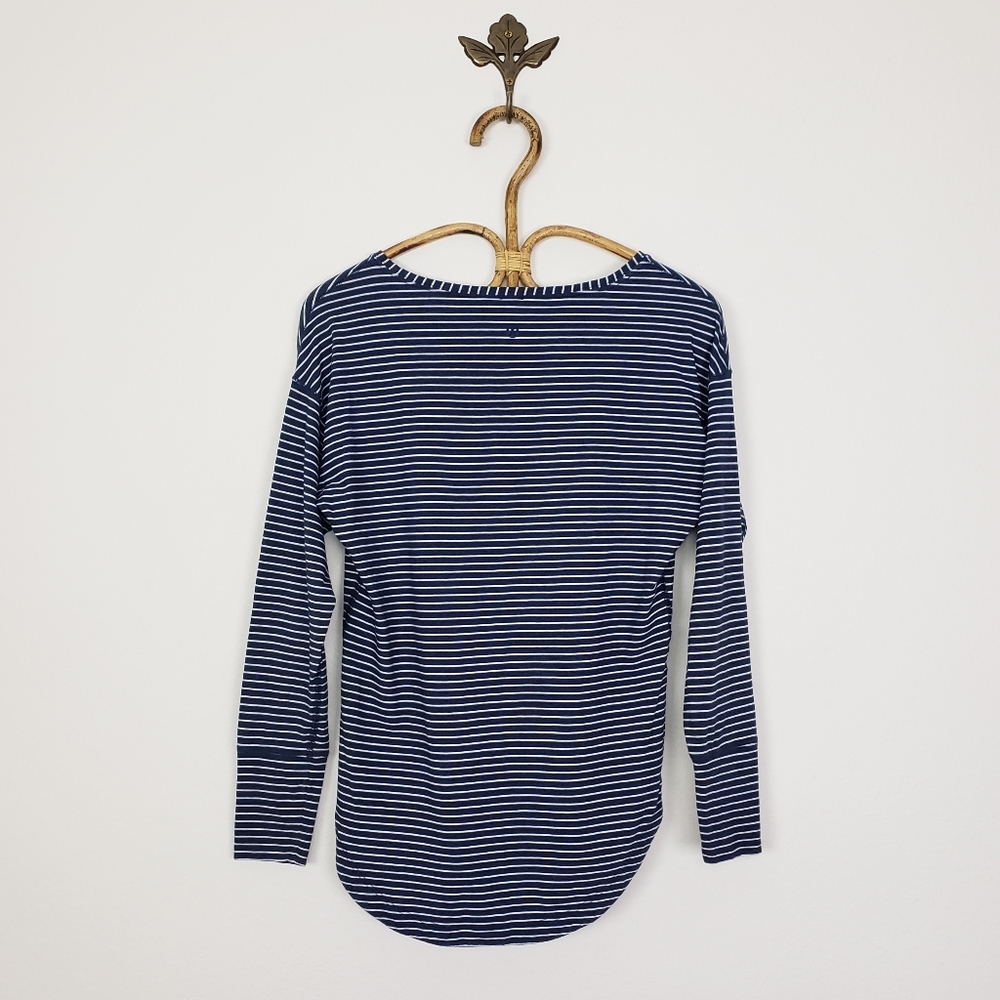 Lululemon Weekend Long Sleeve - Picture 2 of 4